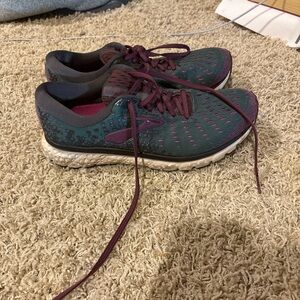 Brooks Women's Athletic Shoes - Teal and Burgundy